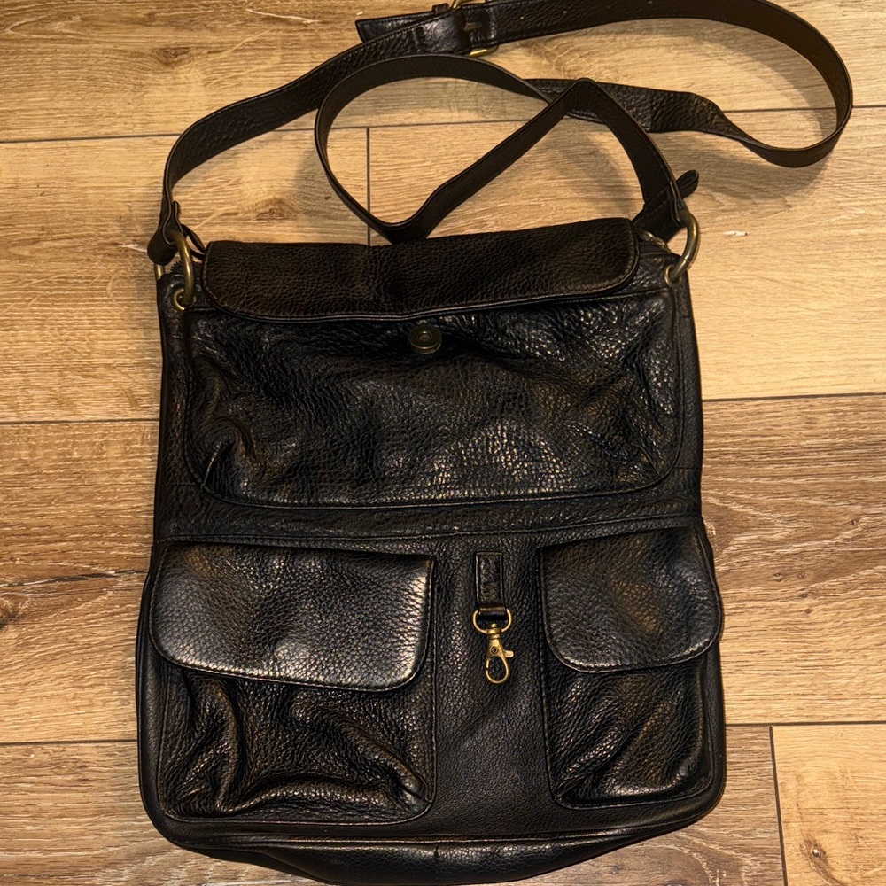 Hobo International Vintage Black Pebbled Leather Crossbody Bag